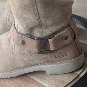UGG Blaise Classic Short Harness Boots Chestnut Suede Shearling Lined Women’s 9